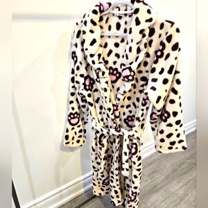 3/55$ - Cozy Robe with Paw Print Design